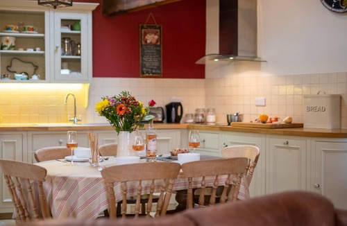 Higher Walton Cottage | 2 Bed in Dutton (oc-la371)