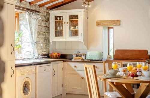 Scawton Cottage | 2 Bed in Great Edstone (oc-t36332)