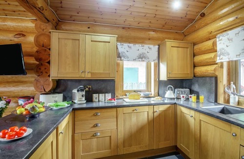 St George Ski Chalet | 2 Bed in Groesffordd Marli (oc-f39078)