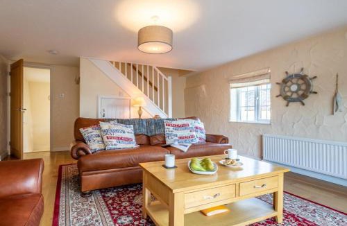 Cury House | 2 Bed in Helston oc-41378