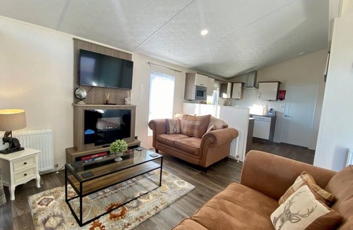 Fenny Bridges Ski Chalet | 2 Bed in Honiton (oc-76514)