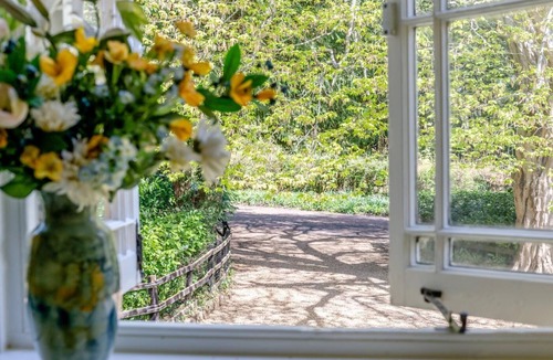 Woodfalls Cottage | 2 Bed in Landford (oc-l31877)