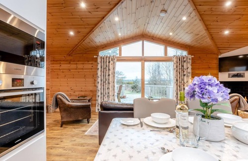 Perth Ski Chalet | 2 Bed in Luncarty (oc-m30405)