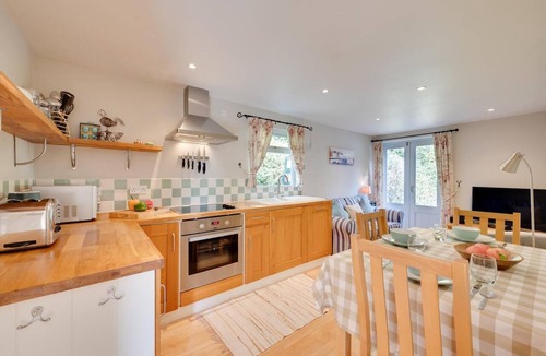Saxmundham House | 2 Bed in Middleton (oc-gle)