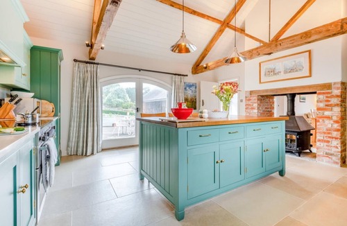 Shaftesbury Cottage | 2 Bed in Motcombe (oc-t32644)