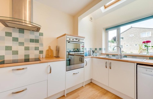 Mumbles Cottage | 2 Bed in Mumbles (oc-hh105)