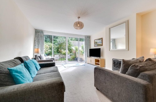 Mumbles Cottage | 2 Bed in Mumbles (oc-hh105)