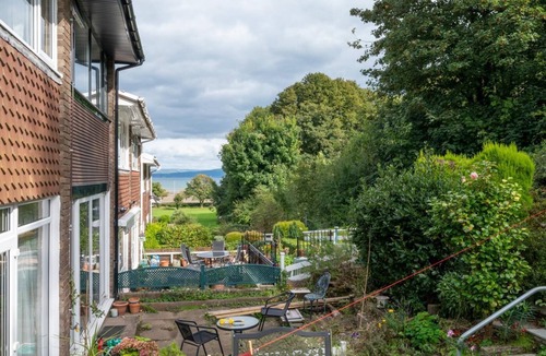 Mumbles Cottage | 2 Bed in Mumbles (oc-hh105)