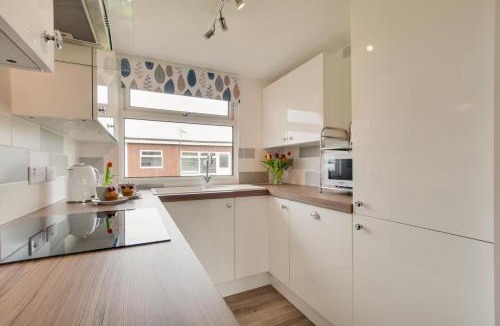 Dartmouth House | 2 Bed in Norton oc-bcpoop