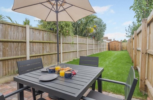 Pakefield Cottage | 2 Bed in Pakefield (oc-p32922)