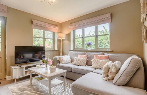 Irstead House | 2 Bed in Rollesby (oc-2324)
