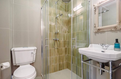 Irstead House | 2 Bed in Rollesby (oc-2324)