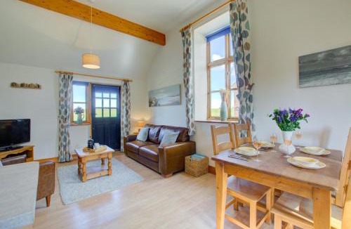 Aldborough House | 2 Bed in Roughton oc-1626