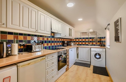 Runham Cottage | 2 Bed in Runham (oc-1995)