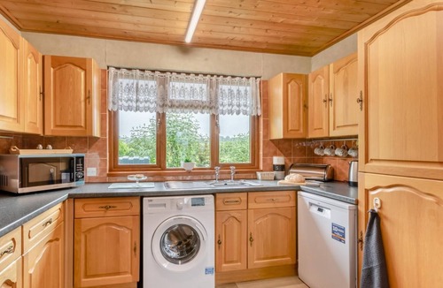 Somerton Ski Chalet | 2 Bed in Somerton (oc-w29203)
