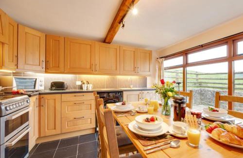 South Molton House | 2 Bed in South Molton oc-88992