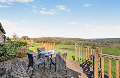 Wainhouse Corner House | 2 Bed in St. Gennys oc-p34632