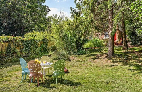 St Leonards-On-Sea Cottage | 2 Bed in St. Leonards-on-sea (oc-92951)