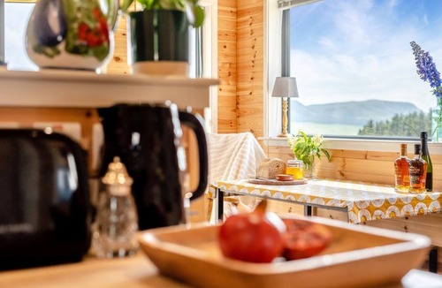 Cupar Ski Chalet | 2 Bed in Strathmiglo (oc-w32098)