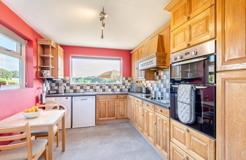 Lamberhurst House | 2 Bed in Tunbridge Wells (oc-tw658)