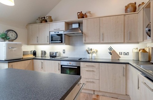 Waren Mill Apartment | 2 Bed in Waren Mill (oc-gd1324)
