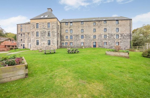 Waren Mill Apartment | 2 Bed in Waren Mill (oc-p33560)
