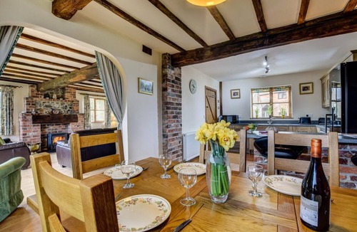 Meifod House | 2 Bed in Welshpool (oc-75703)