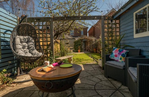 Wimborne Cottage | 2 Bed in Wimborne (oc-s30924)