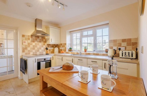 Erbistock Cottage | 2 Bed in Wrexham (oc-43916)
