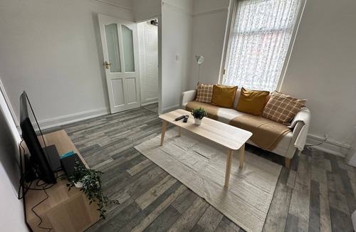 Newbottle Apartment | 2 Bed Premier Contractor House