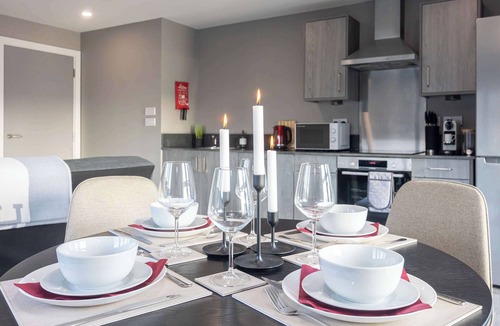 The Docks Apartment | 2 Bed Waterfront Flat | Dock Views | Liverpool