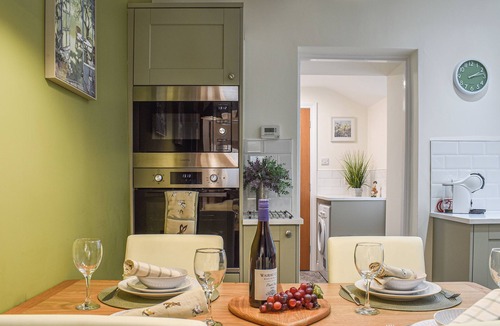 Bowness-on-Windermere Cottage | 2 bedroom accommodation in Bowness-On-Windermere