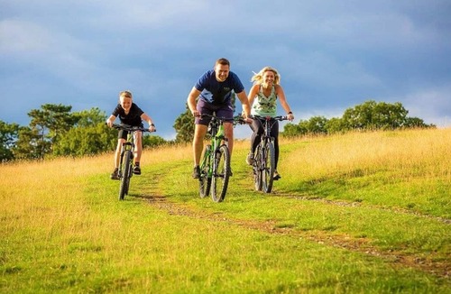 Overton-on-dee Cabin | 2 bedroom accommodation in Eyton, Wrexham