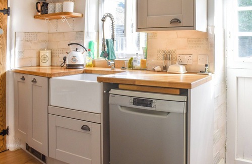 Bognor Regis Cottage | 2 bedroom accommodation in Bognor Regis