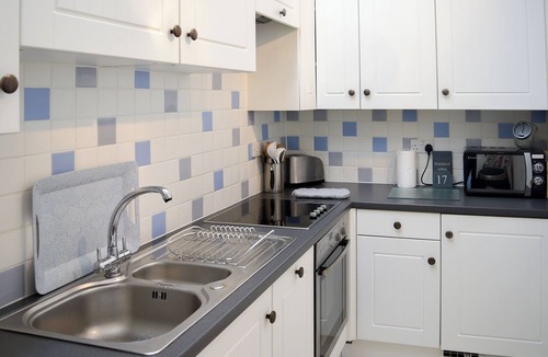 Salcombe Cottage | 2 bedroom accommodation in Herbert Road