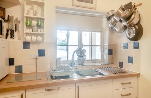 Salcombe Cottage | 2 bedroom accommodation in Herbert Road