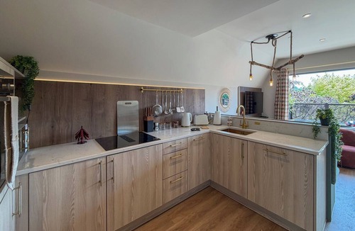 Hendrerwydd Apartment | 2 bedroom accommodation in Pen-Y-Felin, near Mold