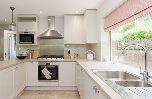 Salcombe Cottage | 2 bedroom accommodation in Knowle Road