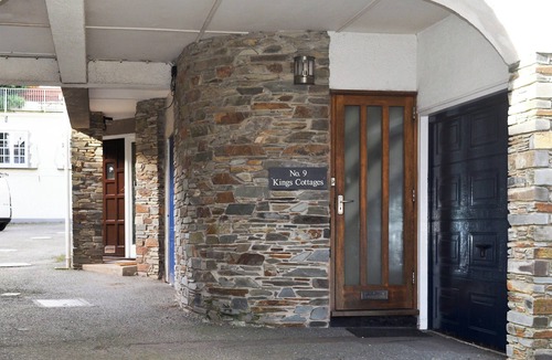 Salcombe Cottage | 2 bedroom accommodation in Fore St 2