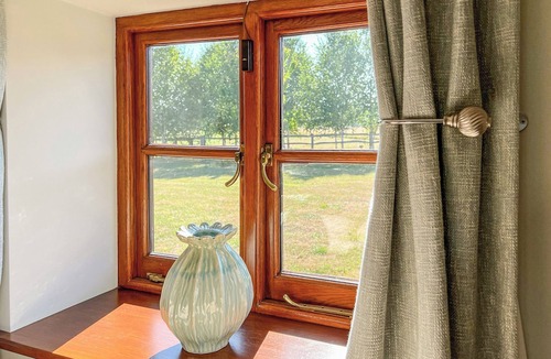 Thakeham Cottage | 2 bedroom accommodation in Goose Green, Pulborough