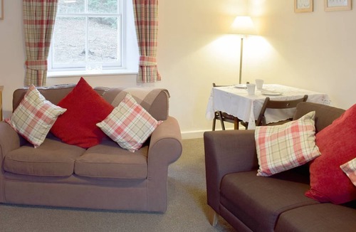 Thornhill Cottage | 2 bedroom accommodation in Thornhill
