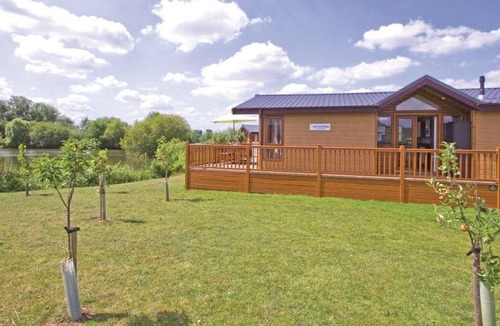 Pershore Cabin | 2 bedroom accommodation in Pershore, Nr Worcester