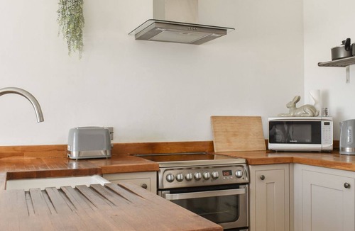 Worthing Cottage | 2 bedroom accommodation in Worthing, near Arundel