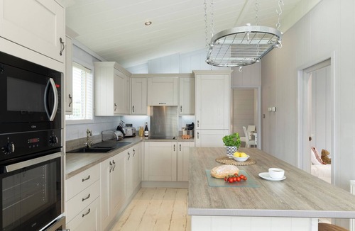 Honiton Ski Chalet | 2 bedroom accommodation in Honiton