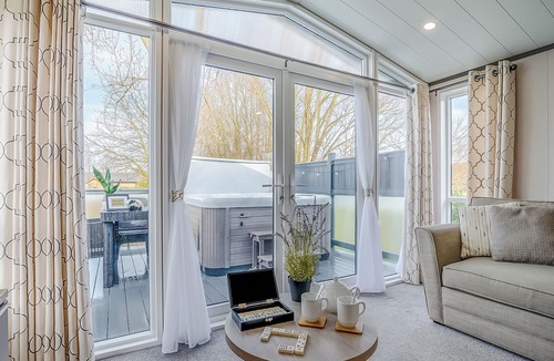 Arnold Ski Chalet | 2 bedroom accommodation in Skirlaugh, Nr Hull