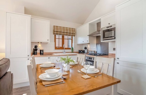 Arnold Ski Chalet | 2 bedroom accommodation in Skirlaugh, Nr Hull