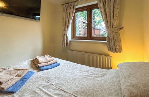 Swadlincote Cottage | 2 bedroom accommodation in Overseal