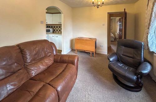 Swadlincote Cottage | 2 bedroom accommodation in Overseal