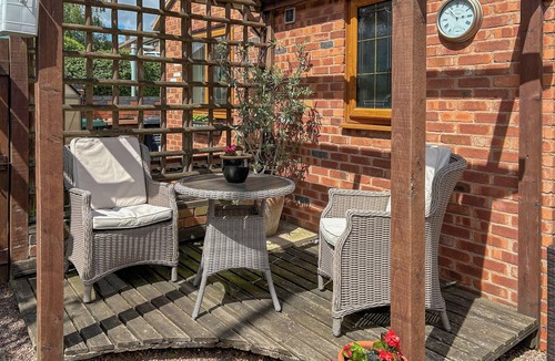 Swadlincote Cottage | 2 bedroom accommodation in Overseal