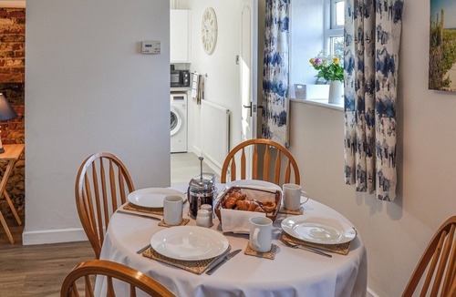 Ingham Cottage | 2 bedroom accommodation in Ingham